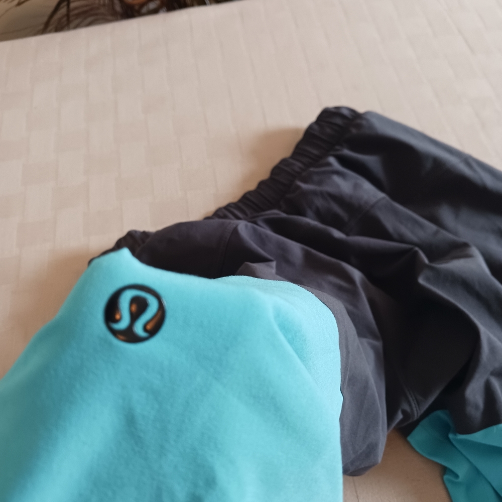 Lululemon Color Block Short - Picture 9 of 11